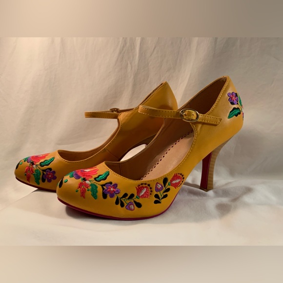 Banned Shoes - Dancing Days by Banned embroidered heels